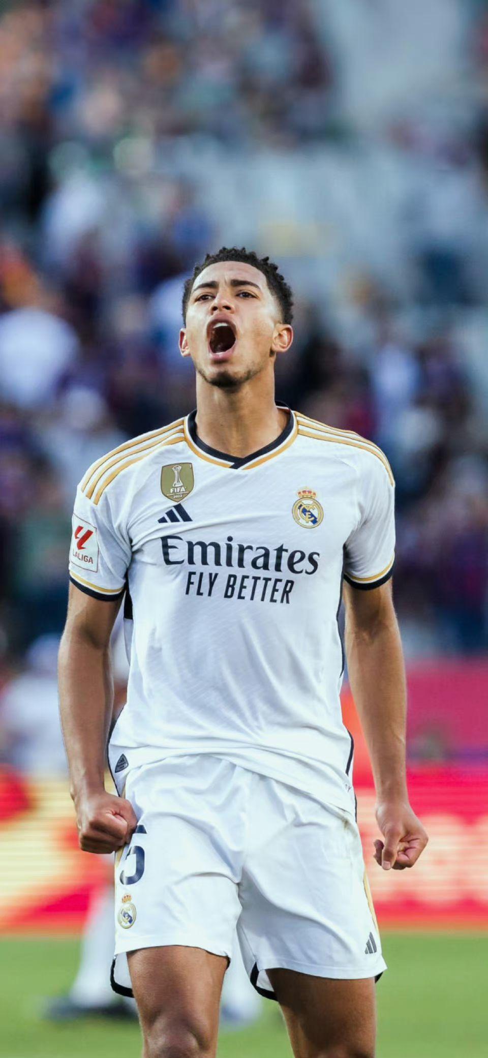 巴萨第六次欧冠单场上半时染红，阿劳霍两度上榜（巴萨欧冠上半场第六次染红，阿劳霍两次在列）