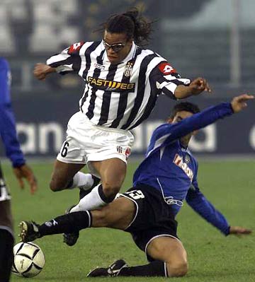 撞新秀墙！榜眼秀哈珀11中1&三分5中0仅得3分（状态低迷！榜眼哈珀11投1中、三分5投0中仅拿3分）