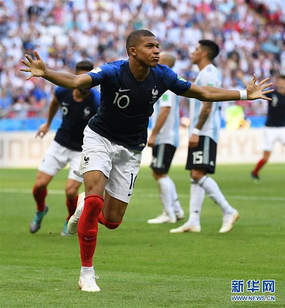 本菲卡客场2-0阿贾克斯，萨穆埃尔-达尔、巴雷罗建功（本菲卡客场2比0击败阿贾克斯，萨穆埃尔-达尔和巴雷罗进球）