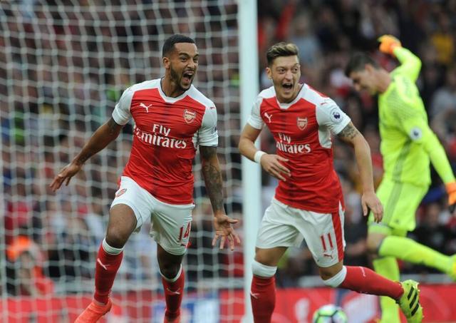 曼城与切尔西本轮积分榜争夺激烈（本轮曼城与切尔西积分榜之争白热化）