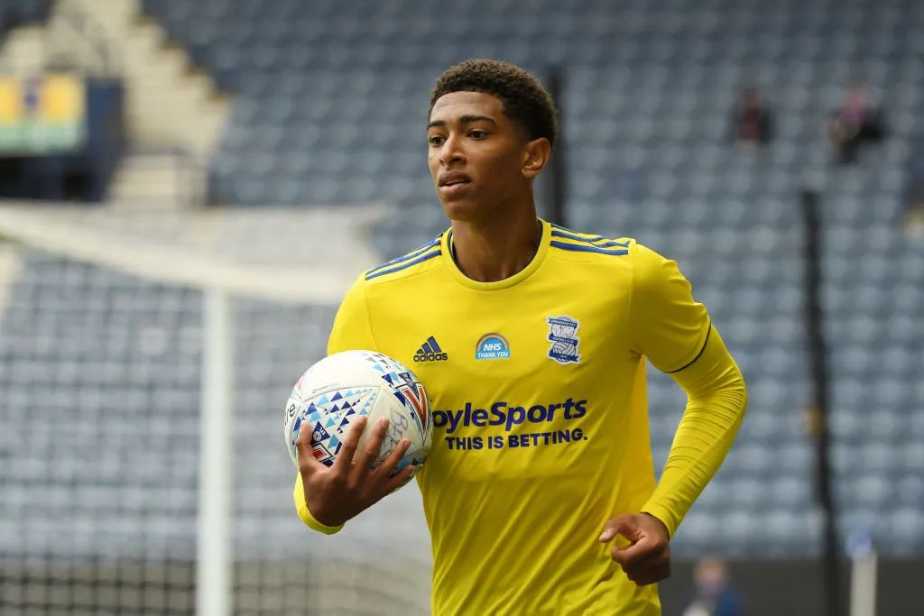 詹俊：此前四次这个节点排在英超榜首都无法如愿，希望这赛季如愿（詹俊：过去四次此时领跑英超都未能如愿，盼本赛季终圆梦）