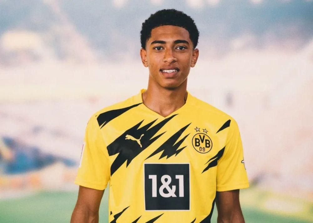 前裁判：球运行轨迹决定比塞克犯规不是红牌；皮奥倒地不是点球（前裁判解读：球路判定比塞克犯规不该红牌，皮奥倒地不判点球）