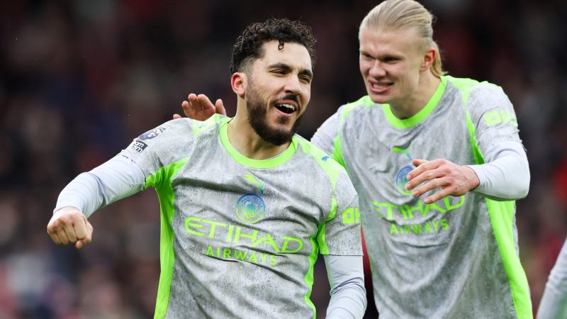 曼城斯特林末节进球助球队获胜（斯特林末段建功，助曼城取胜）