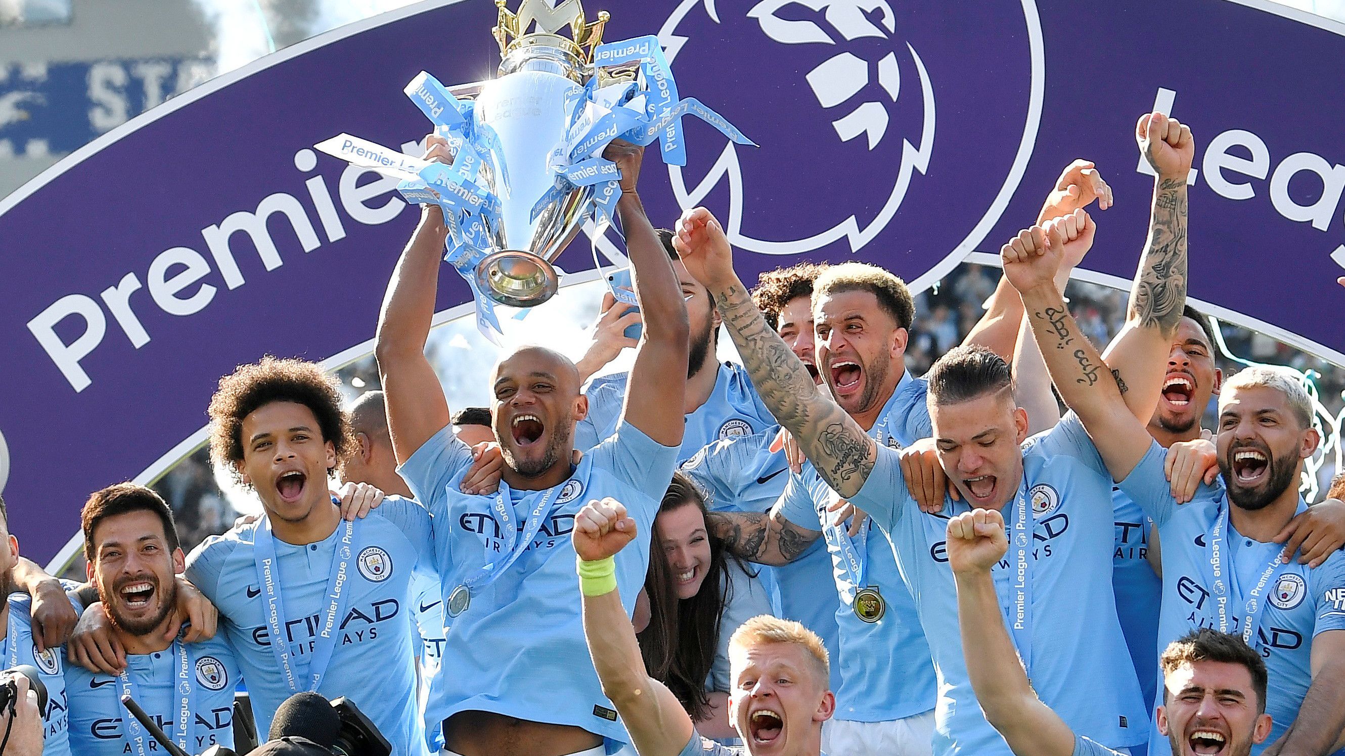 利物浦vs乔巴狼 下手轻点斯师傅（利物浦大战乔巴狼，斯师傅手下留情）