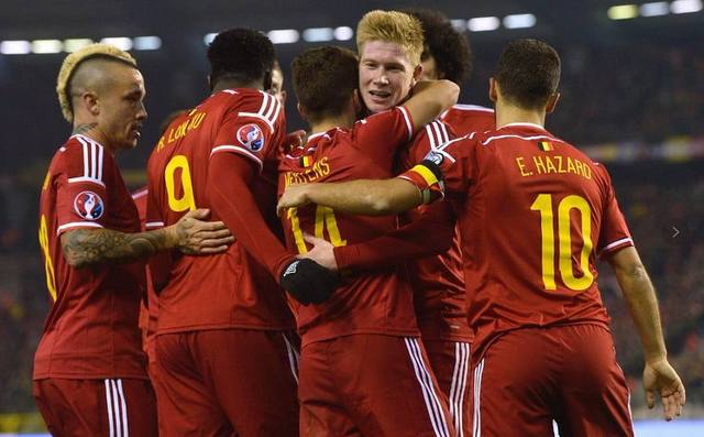 萨拉维亚：姆巴佩会成为历史最佳之一；梅西是独一无二的存在（萨拉维亚：姆巴佩终将跻身历史最佳行列，梅西无可替代）