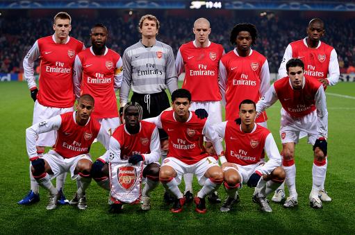 马德兴：有关方面对王洪亮带队0-3巴西不满，却对女足0-8沉默（马德兴：王洪亮率队0-3不敌巴西遭质疑，女足0-8却无人置评）