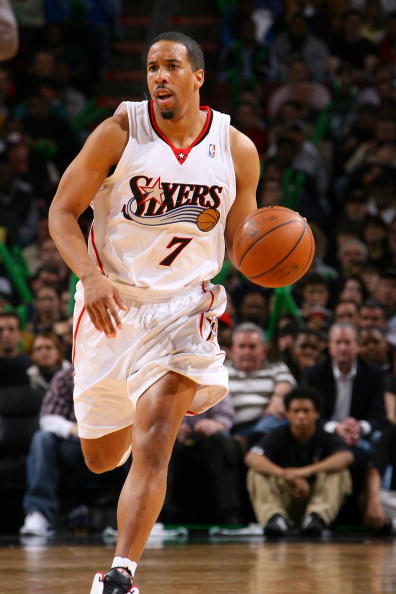 反而因受到 反而因受到